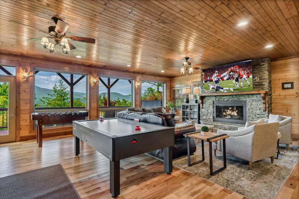 Million Views Hot Tub Game Room Sleeps 21 Gatlinburg Eksteriør bilde